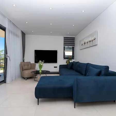 Apartment Ap12a Makarska